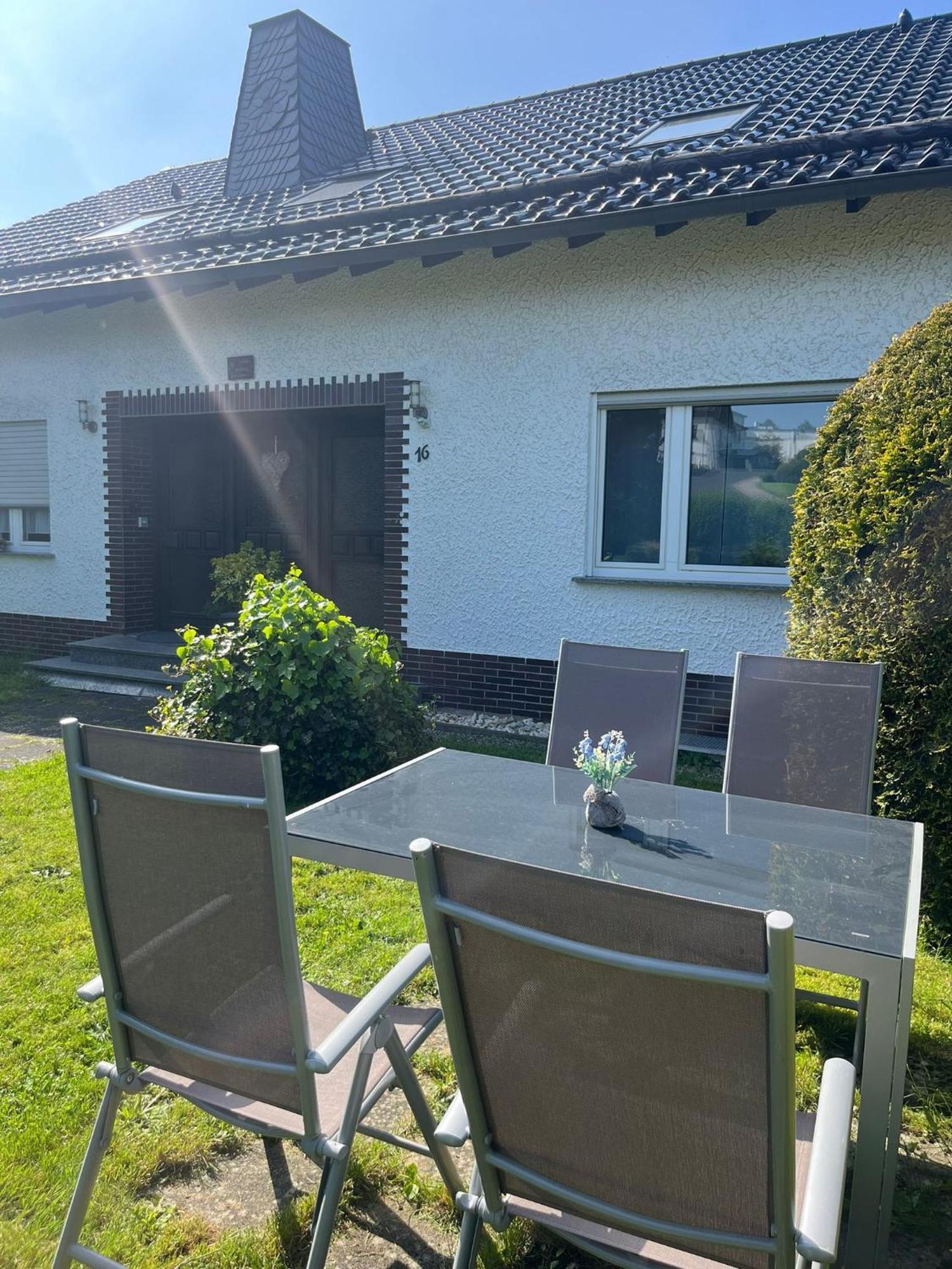 Fewo Hoheeifel, 1 Haus Mit 2 Apartments 5 Schlafzimmer In Kelberg Naehe Nuerburgring 部屋 写真